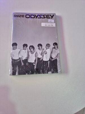 (Stock) RIIZE 1st Album ODYSSEY Photobook Ver. Random